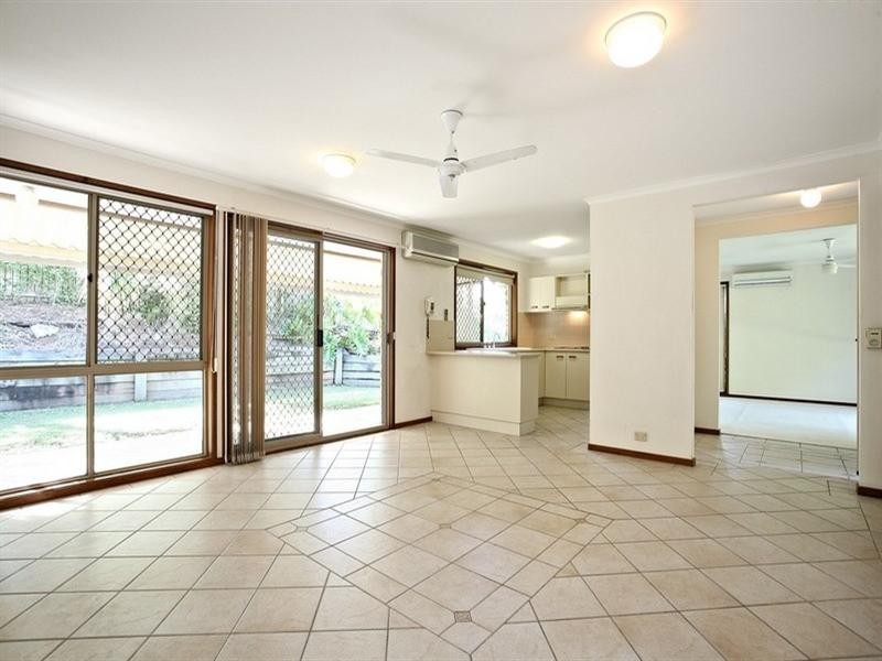 1 Janie Close, Sinnamon Park QLD 4073