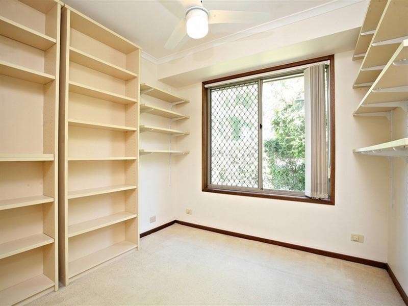 1 Janie Close, Sinnamon Park QLD 4073