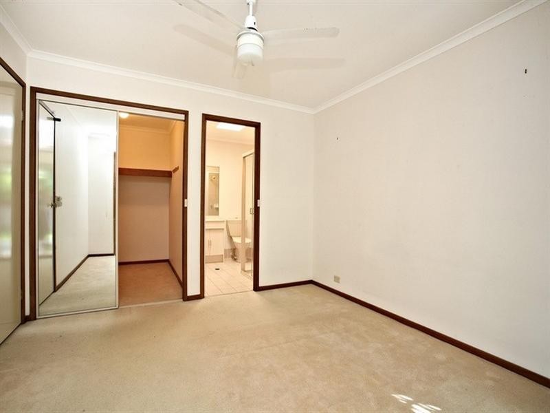1 Janie Close, Sinnamon Park QLD 4073