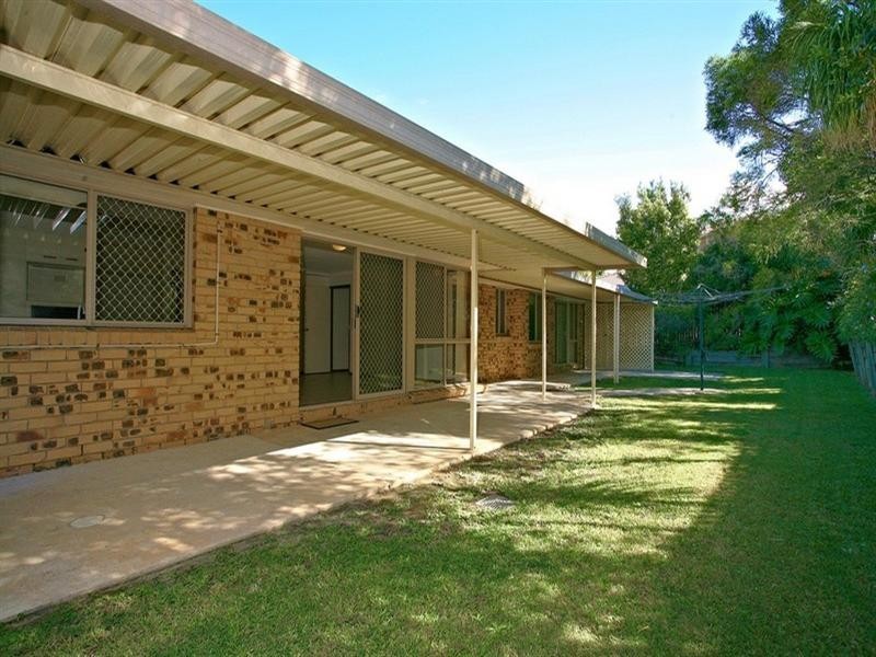 1 Janie Close, Sinnamon Park QLD 4073