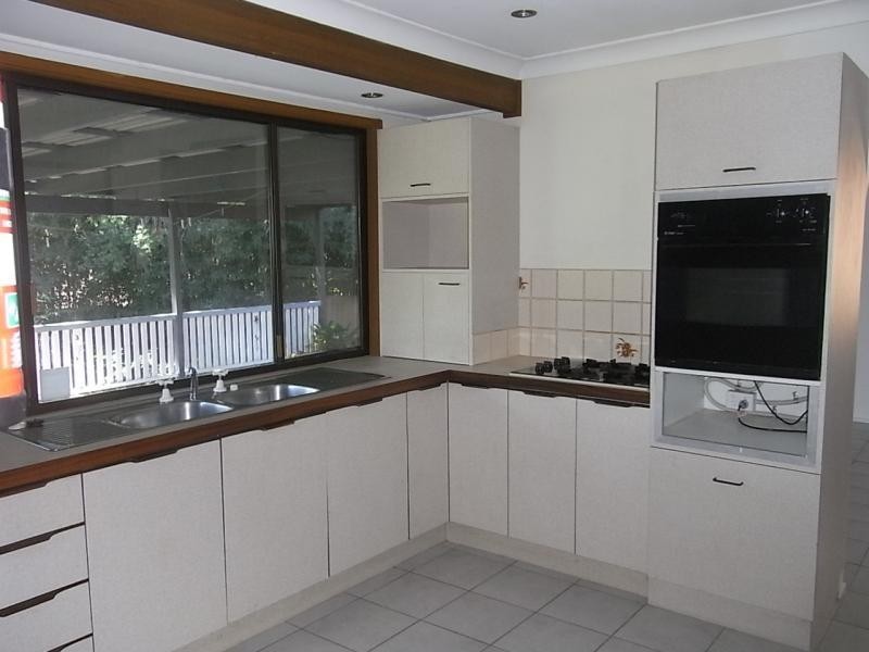 40 Paluna Street, Riverhills QLD 4074