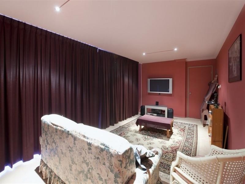 21 Woolner Place, Mount Ommaney QLD 4074