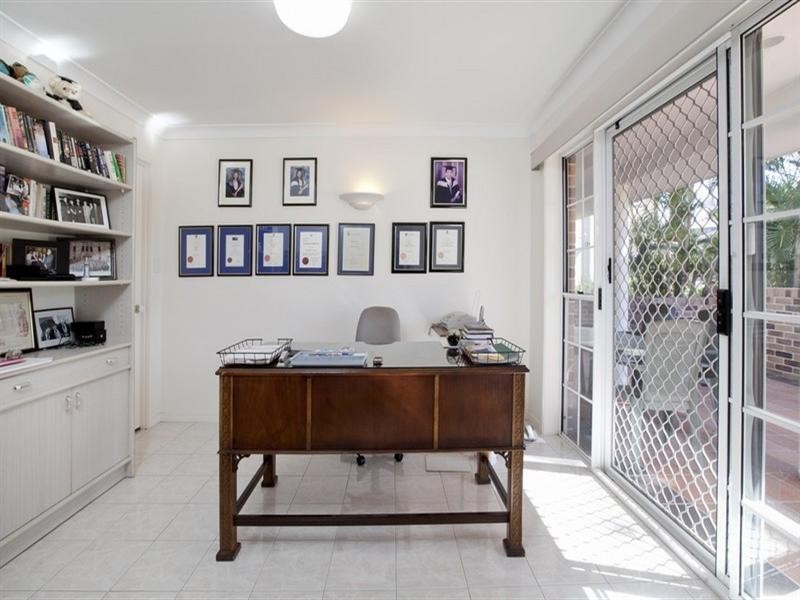 21 Woolner Place, Mount Ommaney QLD 4074