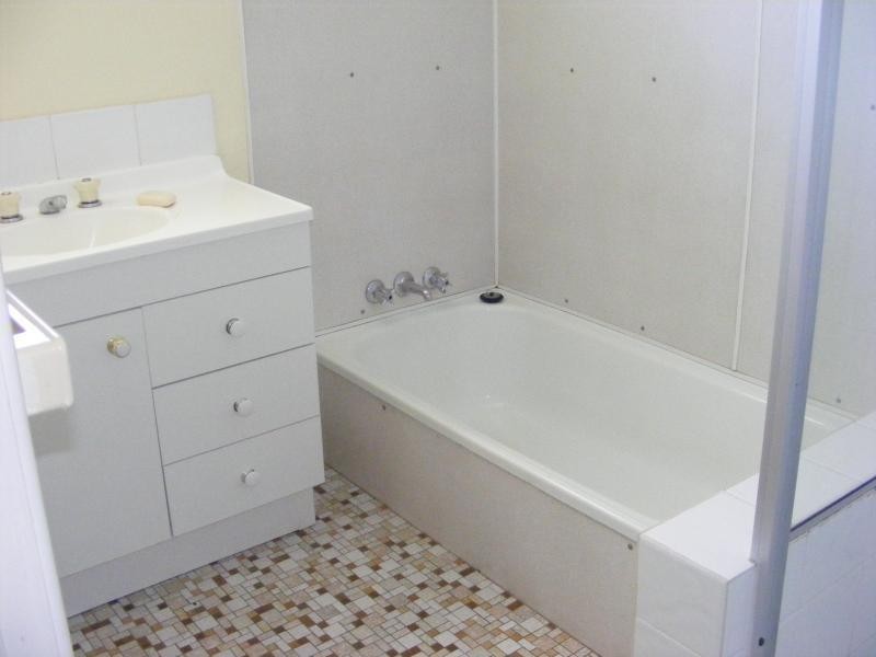 1 Badge Street, Jamboree Heights QLD 4074