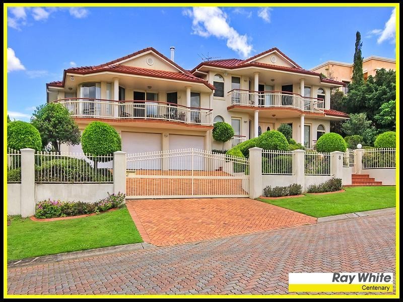 8 Becker Place, Mount Ommaney QLD 4074