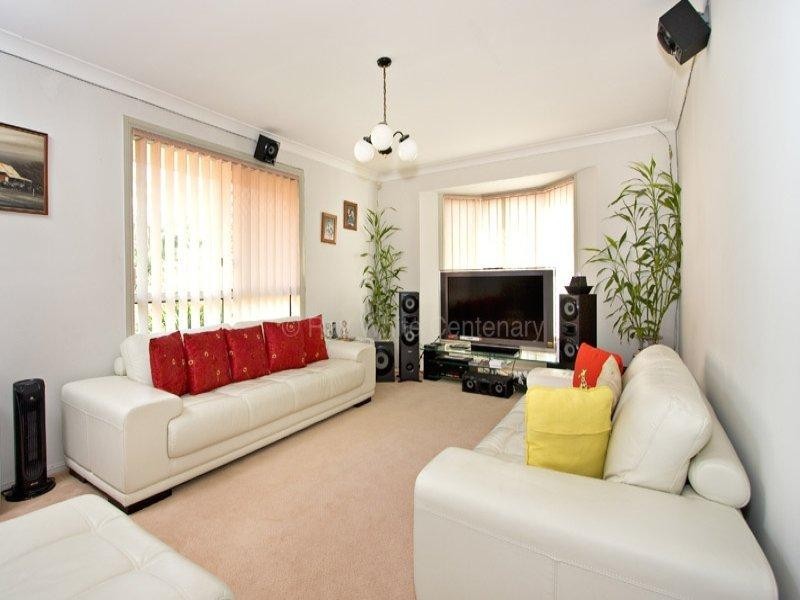 76 Glen Ross Road, Sinnamon Park QLD 4073