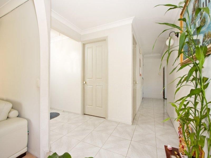 76 Glen Ross Road, Sinnamon Park QLD 4073