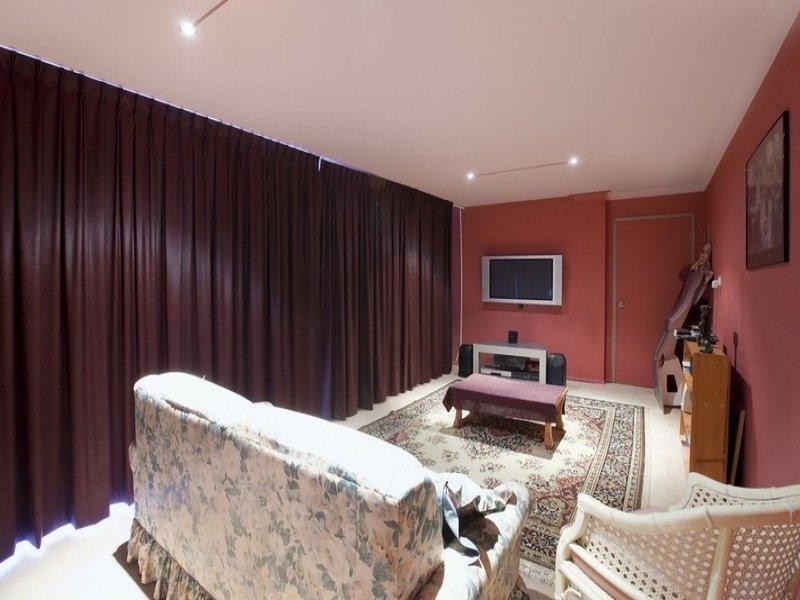 21 Woolner Place, Mount Ommaney QLD 4074