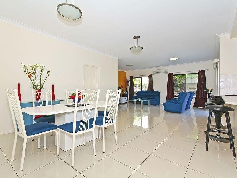 27 Gleneagles Crescent, Oxley QLD 4075