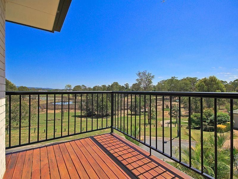 27 Gleneagles Crescent, Oxley QLD 4075