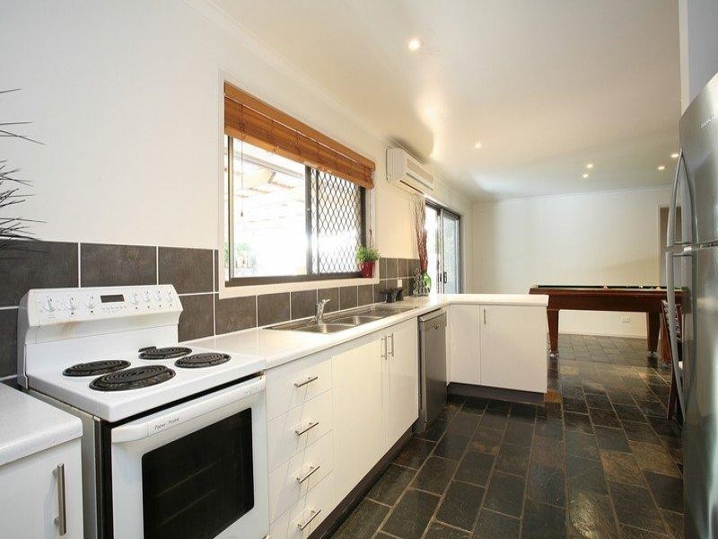 6 Mulla Close, Riverhills QLD 4074