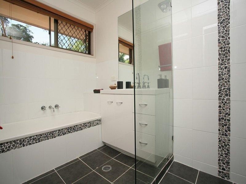 6 Mulla Close, Riverhills QLD 4074