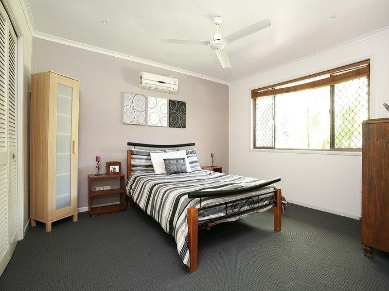 6 Mulla Close, Riverhills QLD 4074