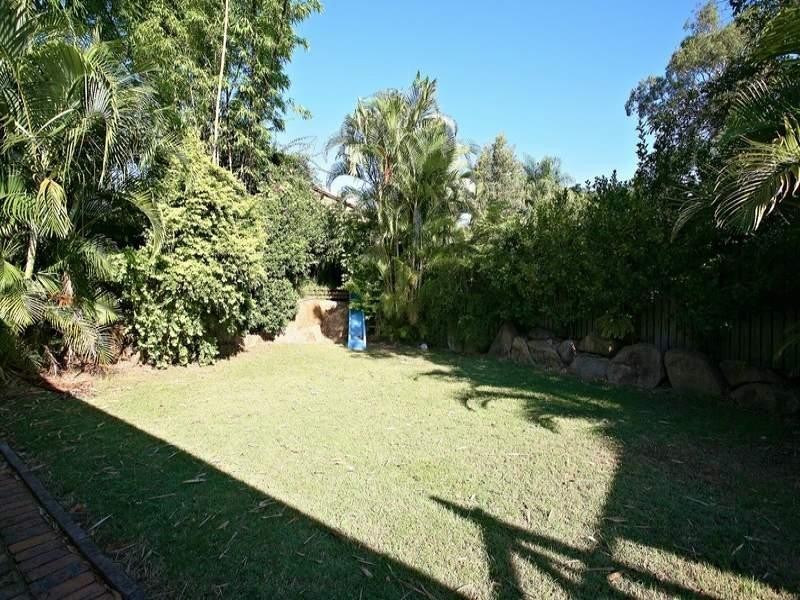 6 Mulla Close, Riverhills QLD 4074