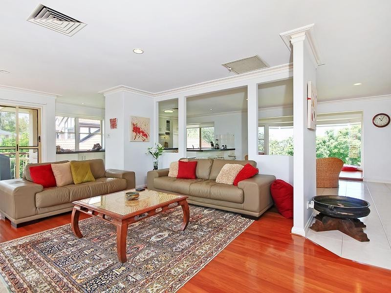 Mount Ommaney QLD 4074