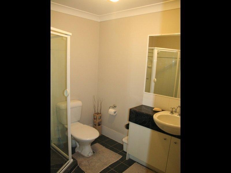 2/532A Oxley Road, Sherwood QLD 4075