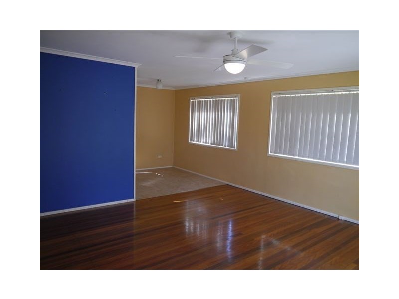 1 Badge Street, Jamboree Heights QLD 4074