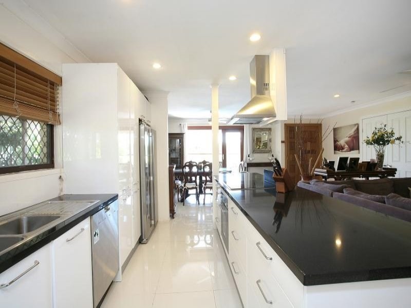 18 Penong Street, Westlake QLD 4074