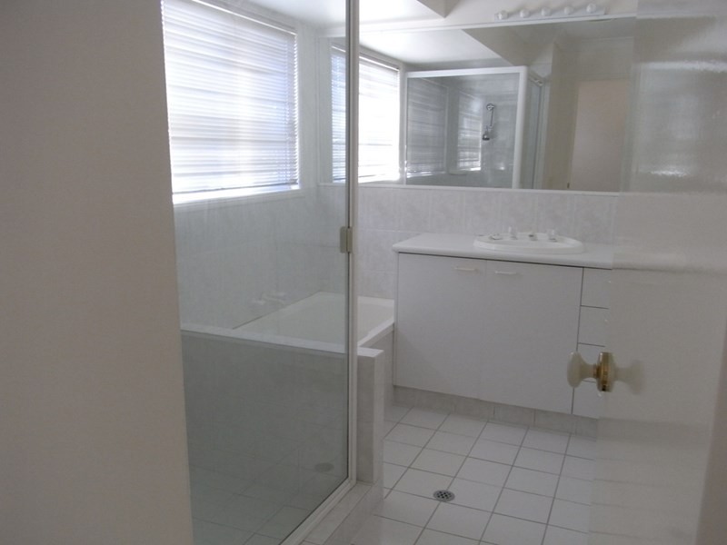 128 Horizon Drive, Middle Park QLD 4074