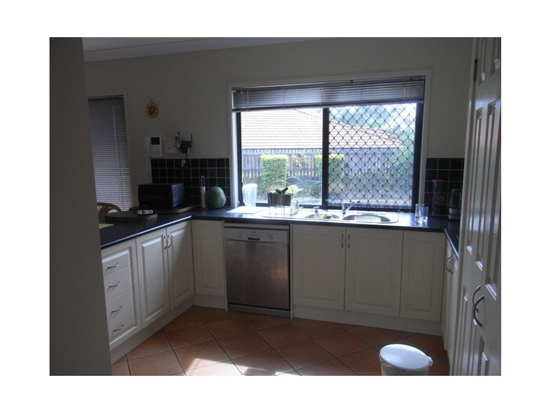 8 Ballard Place, Westlake QLD 4074