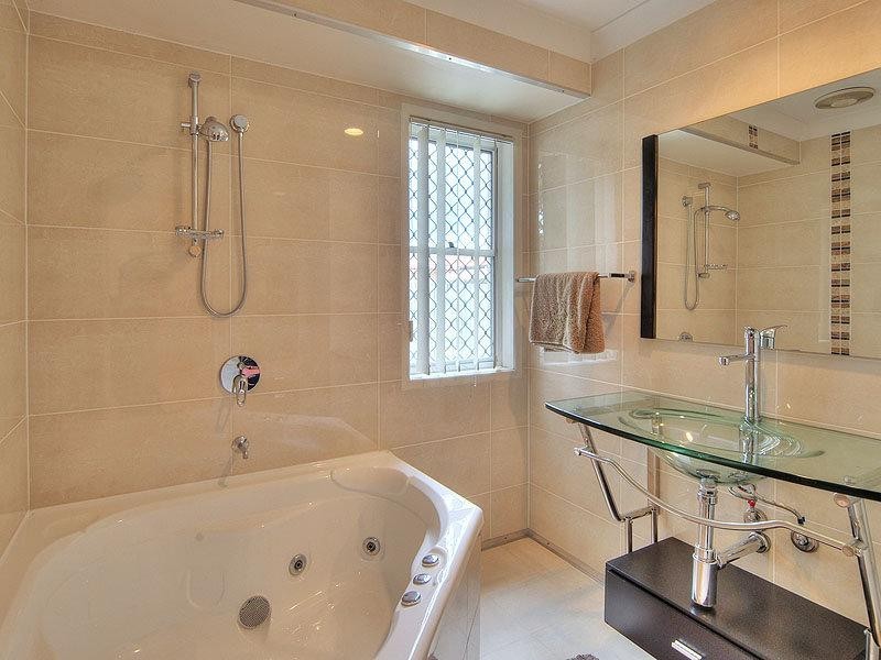 30 Curlew Place, Riverhills QLD 4074