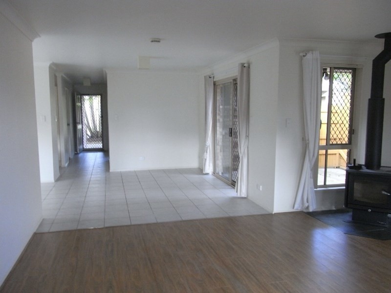 Seventeen Mile Rocks QLD 4073