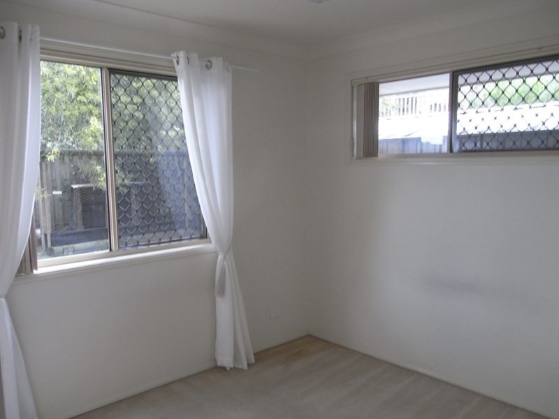 Seventeen Mile Rocks QLD 4073