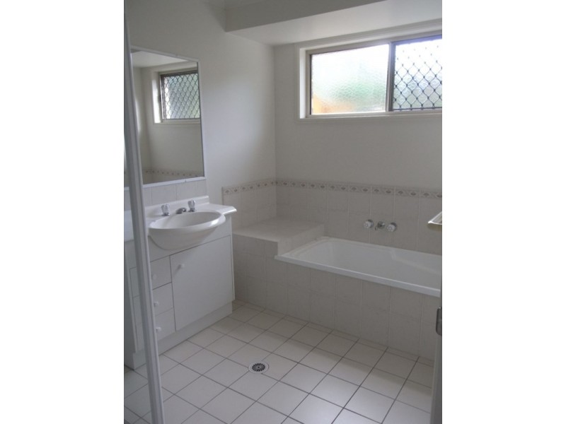 Seventeen Mile Rocks QLD 4073