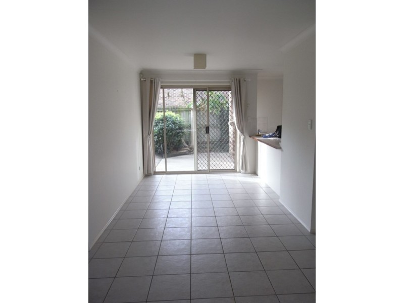 Seventeen Mile Rocks QLD 4073