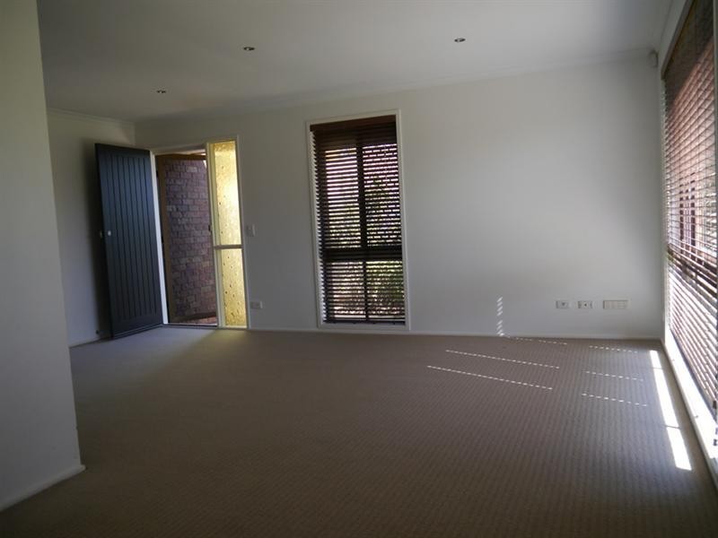 24 Loddon Street, Riverhills QLD 4074