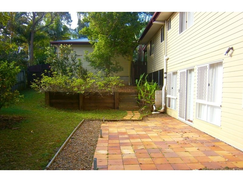 Seventeen Mile Rocks QLD 4073