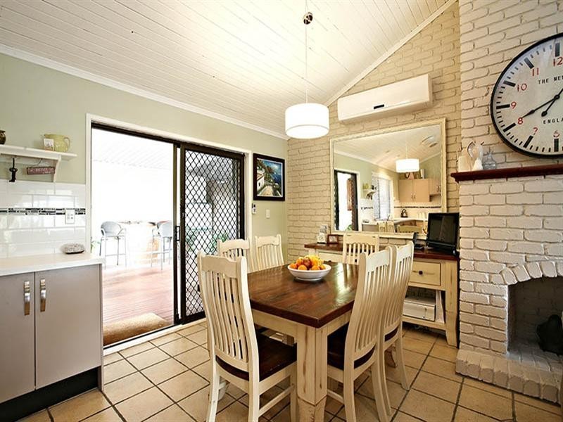 74 Hazelton Street, Riverhills QLD 4074