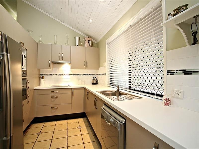 74 Hazelton Street, Riverhills QLD 4074