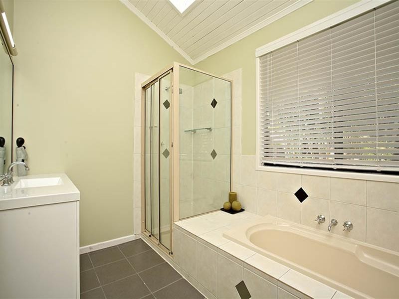 74 Hazelton Street, Riverhills QLD 4074