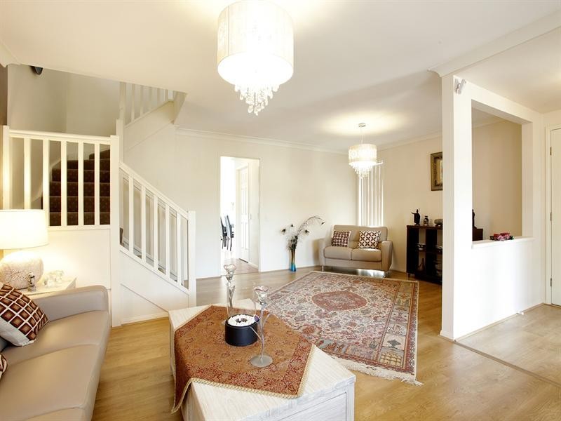 12 Lucinda Close, Sinnamon Park QLD 4073