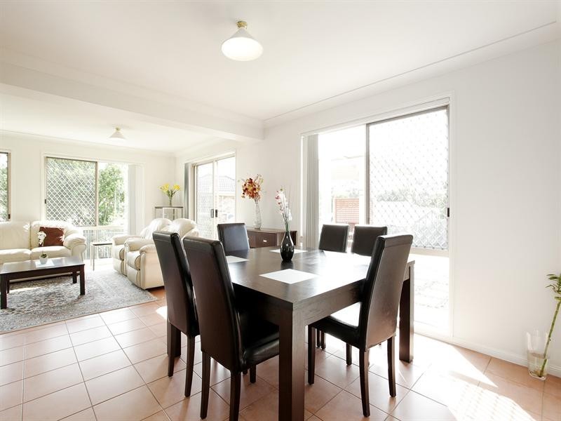 12 Lucinda Close, Sinnamon Park QLD 4073