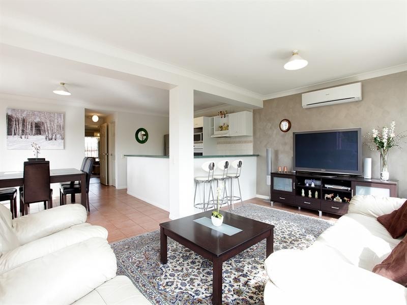 12 Lucinda Close, Sinnamon Park QLD 4073