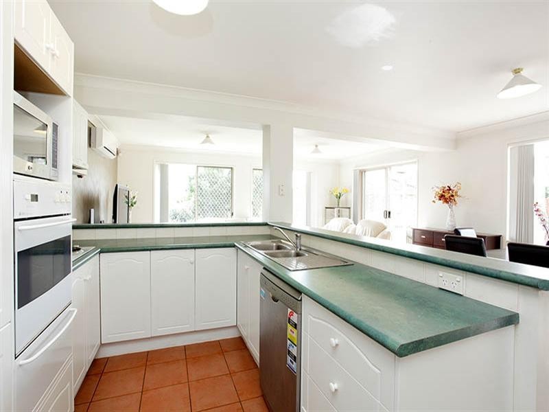 12 Lucinda Close, Sinnamon Park QLD 4073