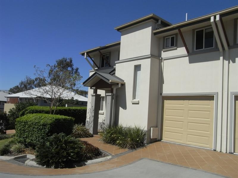 Mount Ommaney QLD 4074