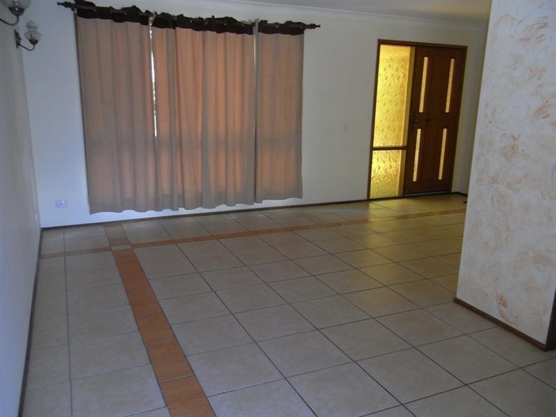 7 Nambung Close, Riverhills QLD 4074