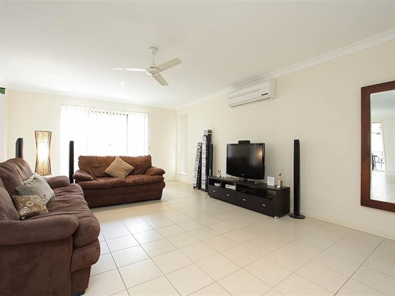 8 Eloise Place, Sumner QLD 4074