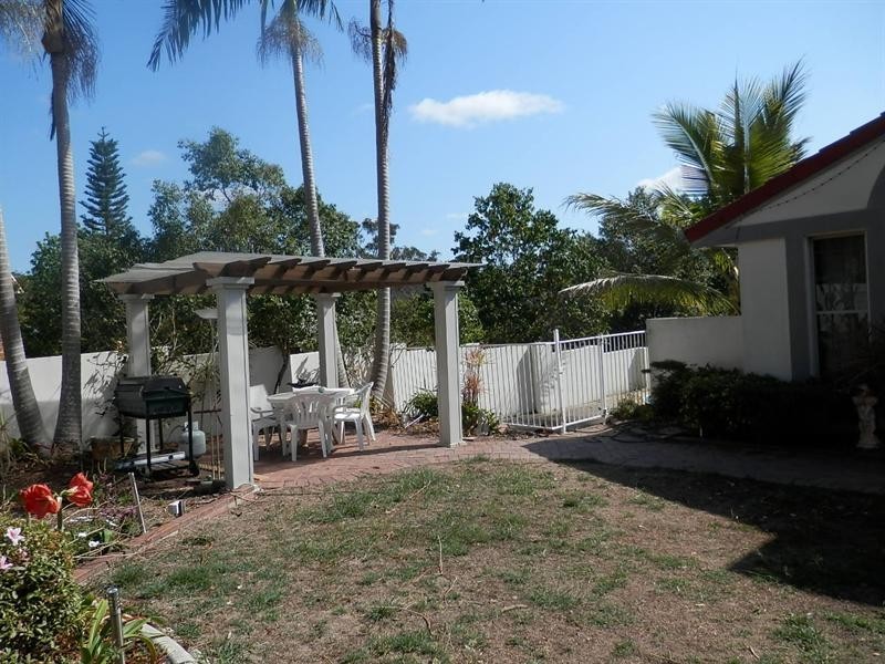 23 Stralock Street, Chapel Hill QLD 4069