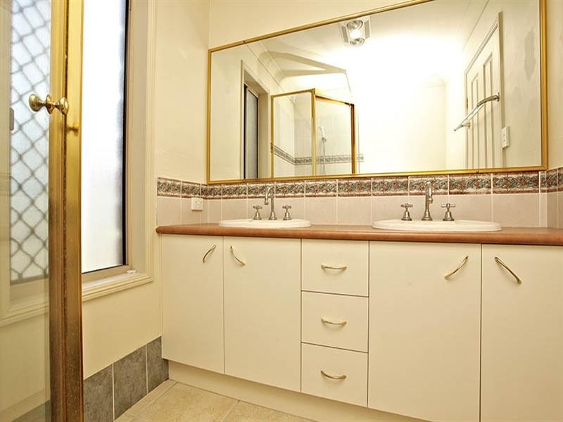 74 Dewsbury Street, Middle Park QLD 4074