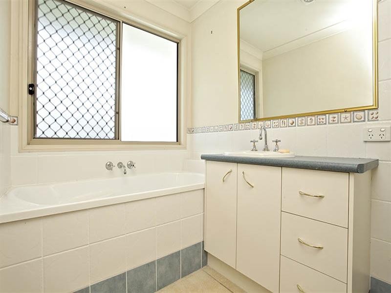 74 Dewsbury Street, Middle Park QLD 4074