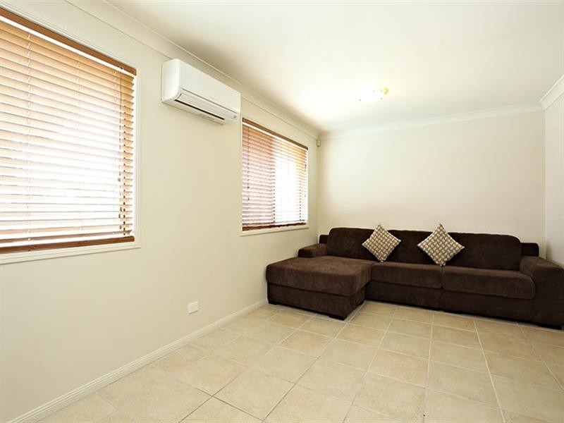 74 Dewsbury Street, Middle Park QLD 4074