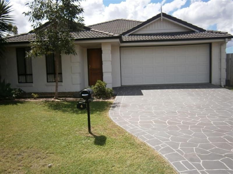 4 Piccadilly Place, Forest Lake QLD 4078