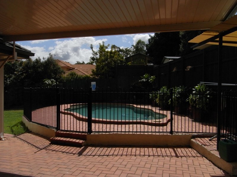 Seventeen Mile Rocks QLD 4073