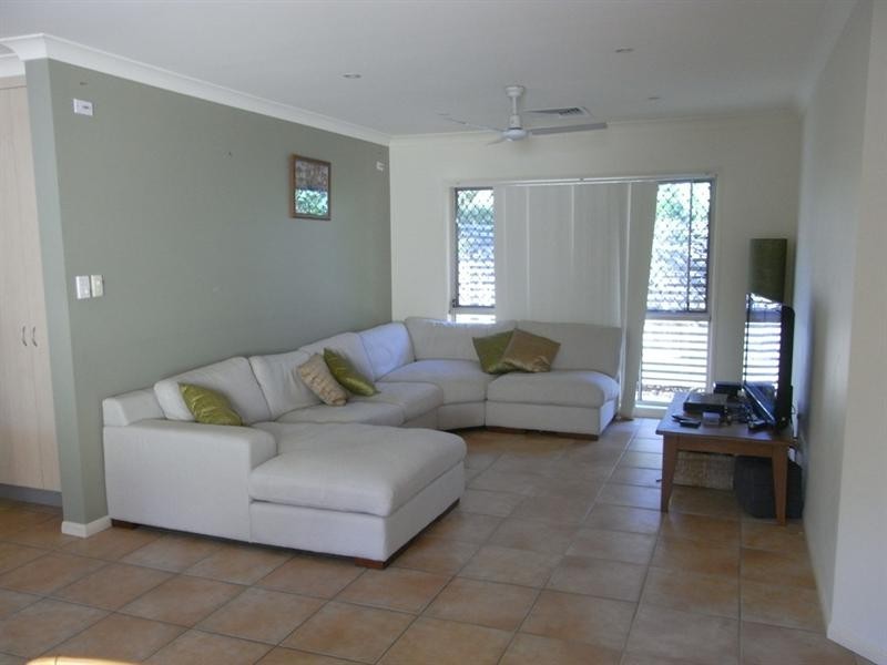 Seventeen Mile Rocks QLD 4073