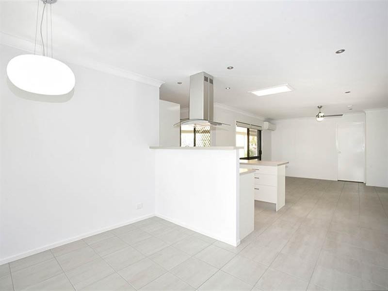 6 Blanc Close, Westlake QLD 4074