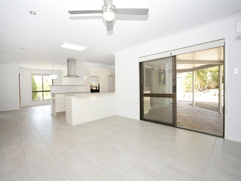 6 Blanc Close, Westlake QLD 4074